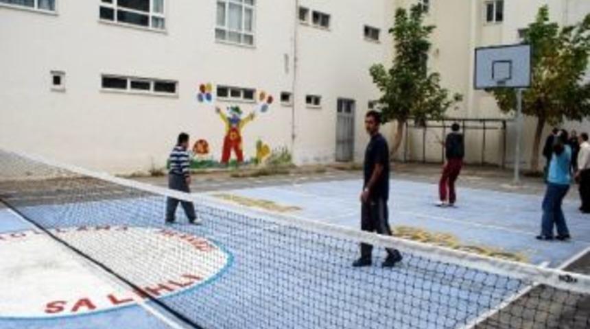 Eğitim Uygulama Okulu&rsquo;na Tenis Kortu A&ccedil;ıldı