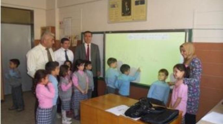 1.sınıf &Ouml;ğrencileri Akıllı Tahta İle Buluştu
