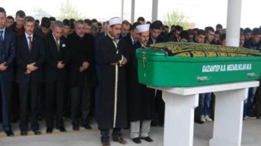 &lsquo;Sigorta Yapmak I&ccedil;in Haftalığından Keselim Diyorlar&rsquo;