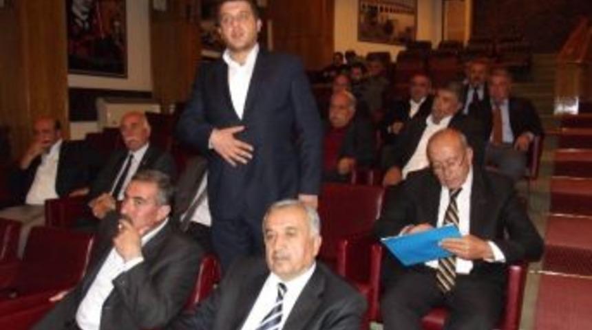 Muhalefet Toplantıyı Sabote Etmek İstedi, &Ccedil;ıkanlar &Ccedil;ağrıldı Ve &Ccedil;oğunlukla Kararlar Alındı