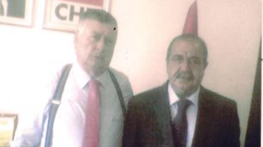 Eski dostlar buluştu. ne konuştukları merak ediliyor