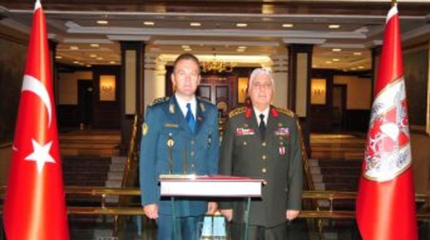 Necdet &Ouml;zel, Makedon Mevkidaşı Ile G&ouml;r&uuml;şt&uuml;