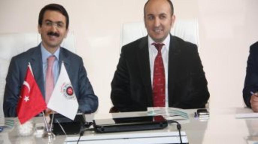 Amasya &Uuml;niversitesi Senatosu Taşova&rsquo;da Toplandı