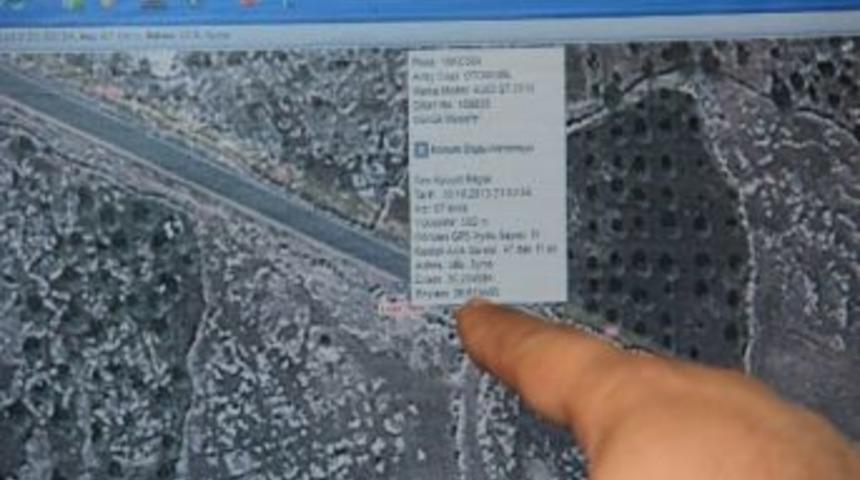 T&uuml;rkiye'den Suriye'ye Ka&ccedil;ırılan İki L&uuml;ks Otomobile Dikkat...