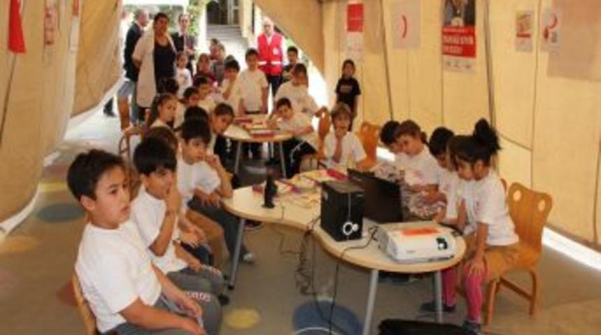 Kızılay Okulları Geziyor