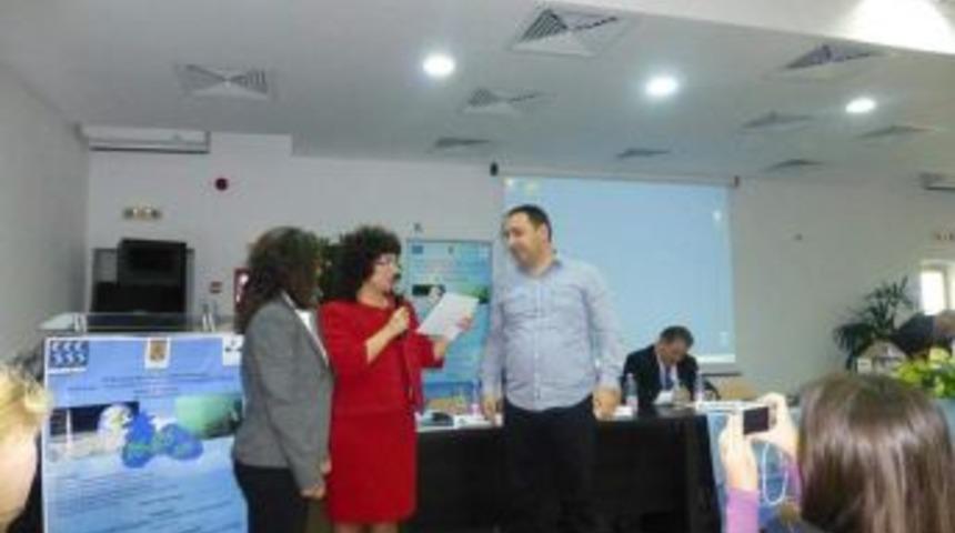 Sinop &Uuml;niversitesi Su &Uuml;r&uuml;nleri Fak&uuml;ltesi &Ouml;ğretim &Uuml;yelerine Romanya'dan &Ouml;d&uuml;l