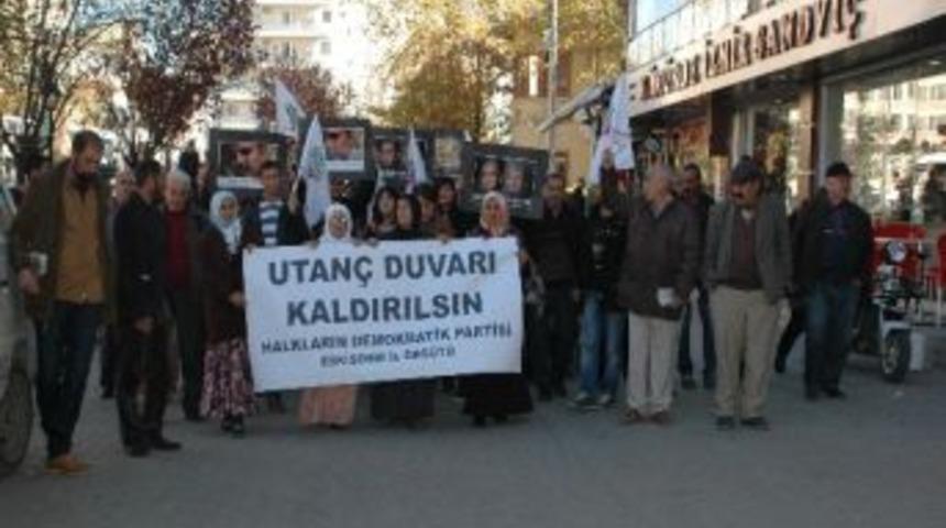 "utan&ccedil; Duvarını Durdurun" &Ccedil;ağrısı