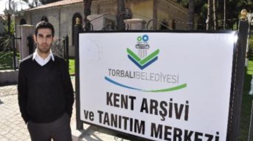 Atanamayan &Ouml;ğretmene Uygur Sahip &Ccedil;ıktı