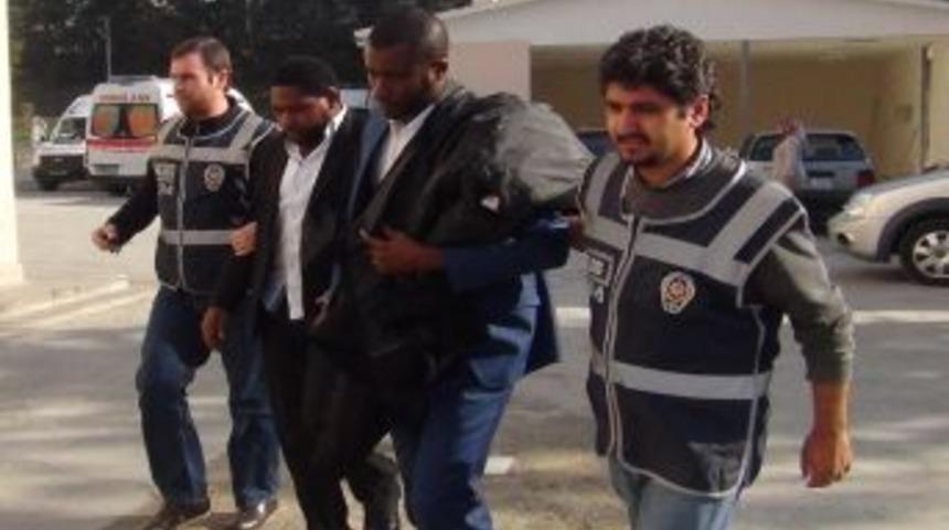 Bilimadamlarının &Ccedil;alışmalarını &Ccedil;almak İstediler