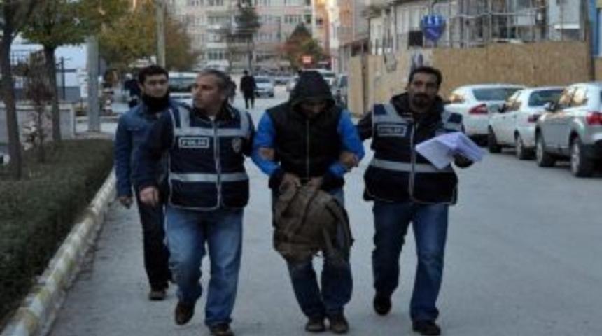 G&uuml;venlik Kameraları Hırsızı Ele Verdi