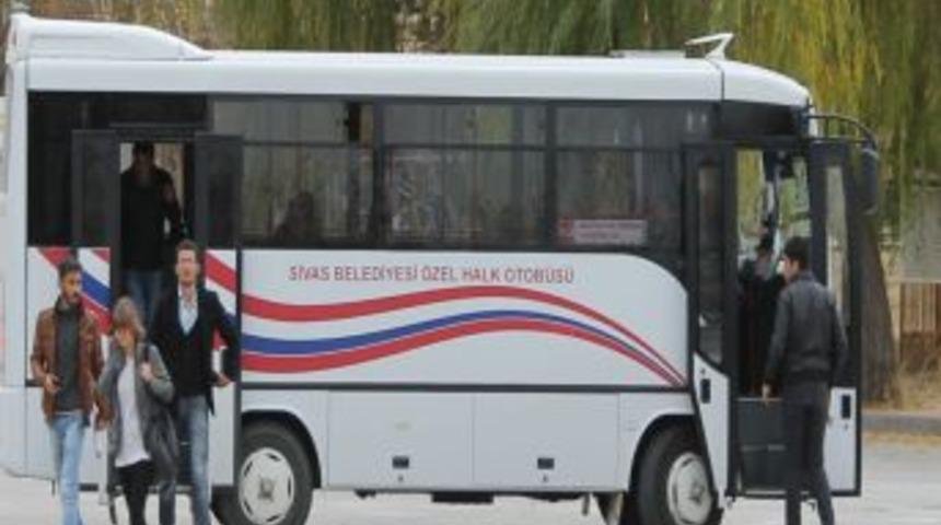 Cumhuriyet &Uuml;niversitesi'nde Otob&uuml;slerin G&uuml;zerg&acirc;hı Değişti