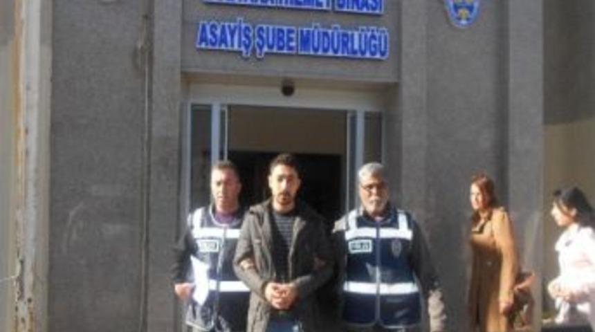 Cep Telefonu Hırsızını G&uuml;venlik Kamerası Ele Verdi