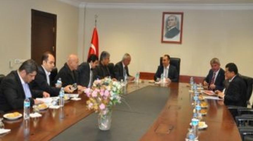 Chp&rsquo;li Heyet Habur&rsquo;da Yetkililerle G&ouml;r&uuml;şt&uuml;