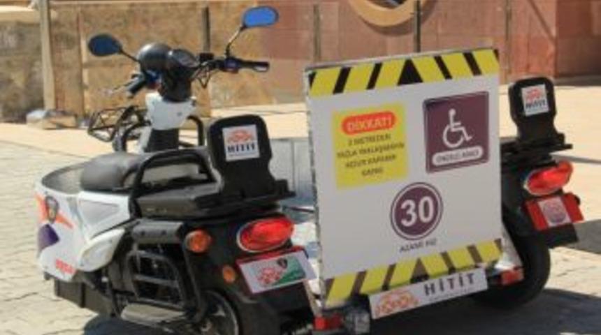 Hitit &Uuml;niversitesi Mucitlerinin 'Civciv Engelli Aracı'