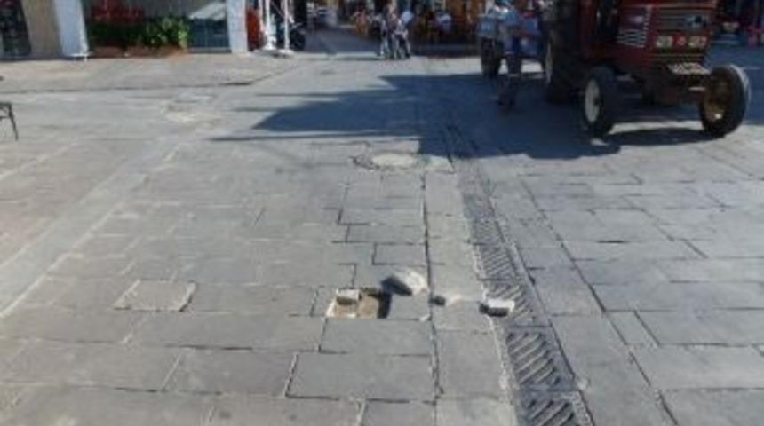 Bodrum&rsquo;da &Ccedil;alışmalar Sokak Sokak S&uuml;r&uuml;yor