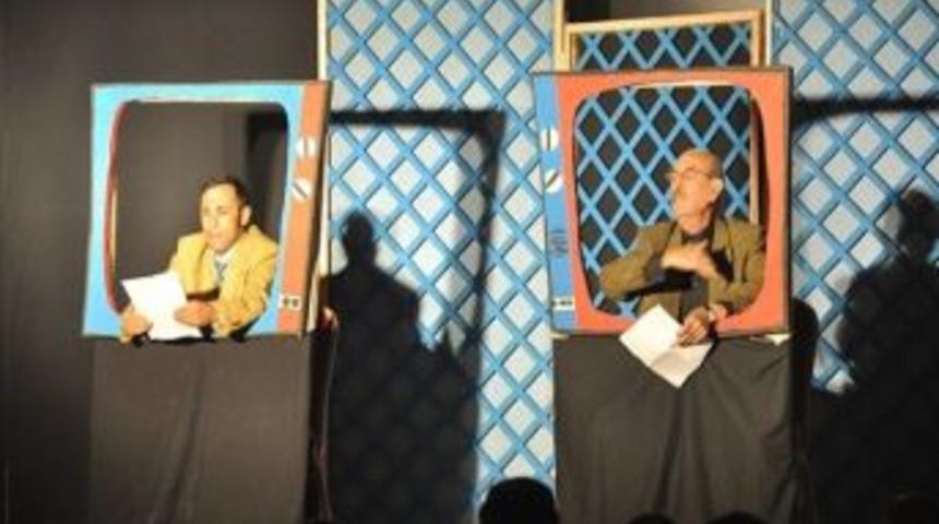 Tosya&rsquo;da Tiyatro G&ouml;sterisine İlgi Yoğun Oldu