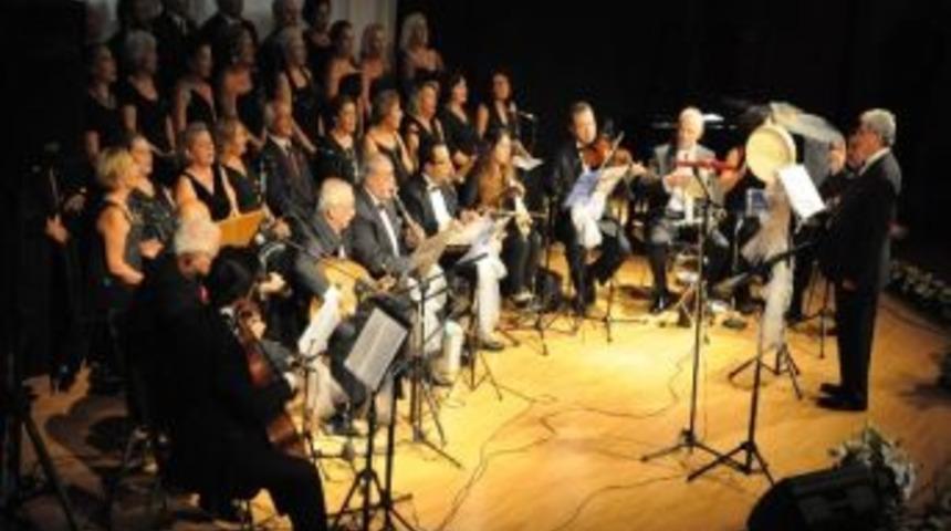 Sarı Yaz Konseri Bodrumluları Coşturdu