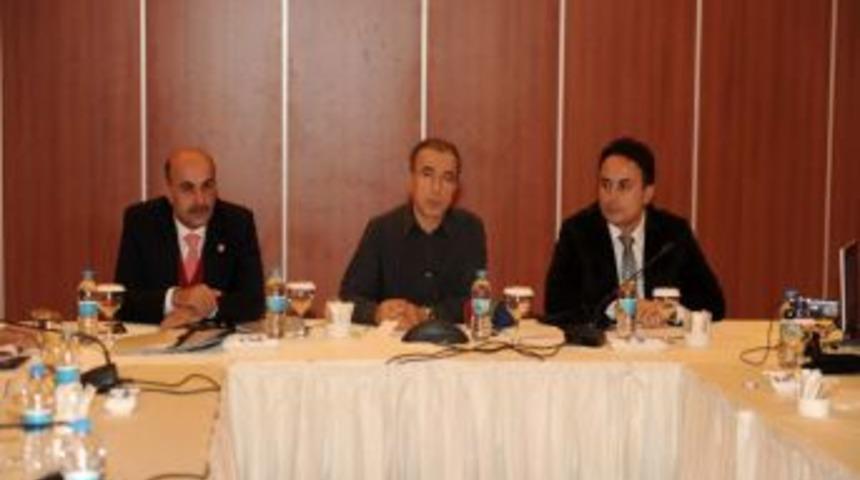 TBMM &Ccedil;&ouml;z&uuml;m S&uuml;reci Komisyonu, Van'da Kanaat &Ouml;nderleriyle G&ouml;r&uuml;şt&uuml;