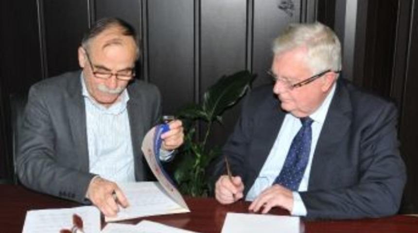 Om&uuml;, Mısır &Uuml;niversitesi İle Eğitimde İşbirliği Anlaşması İmzaladı