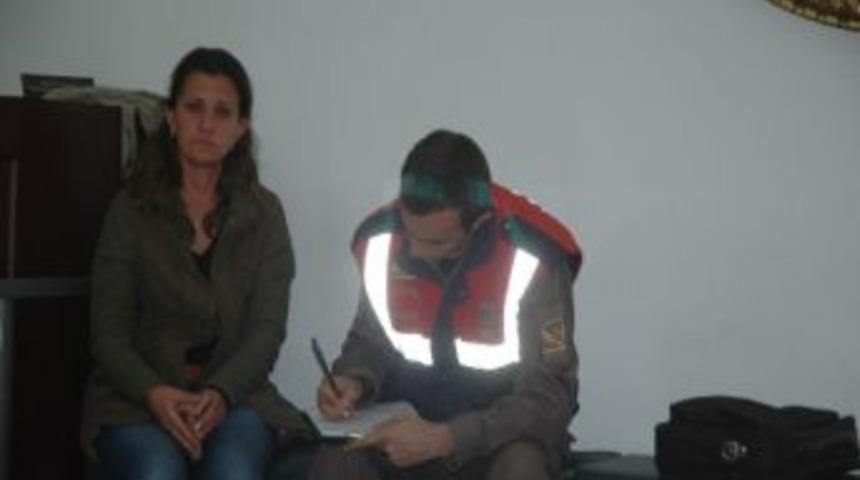 Kadın Kuyumcu, Silahlı Soyguncuyu Sopayla Kovaladı