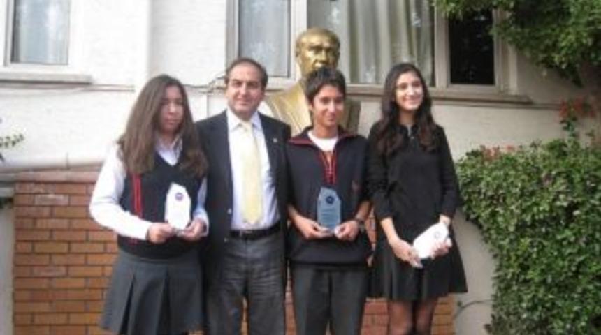 Gkv Ortaokulu&rsquo;nun &Uuml;&ccedil; T&uuml;rkiye Birinciliği Gururu