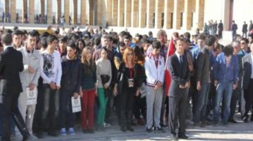 Gaziemirli Gen&ccedil;ler Ata&rsquo;nın Huzurunda