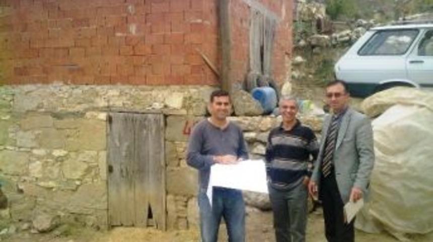 Selendi De Elektrik D&uuml;ş&uuml;kl&uuml;ğ&uuml; Sorunu Sona Eriyor