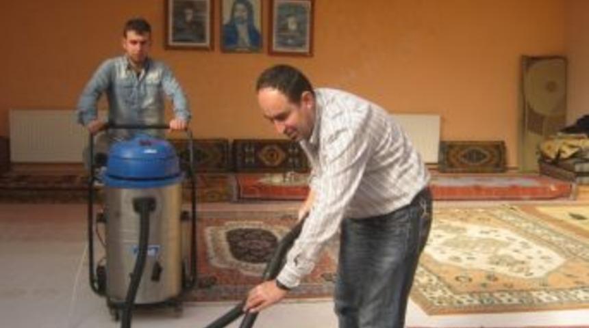 İzmit Belediyesi Cemevlerini Temizliyor