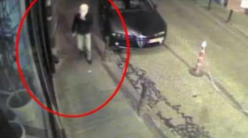 Otel Gasp&ccedil;ısını G&ouml;ğs&uuml;ne Sakladığı Silahı Yakalattı