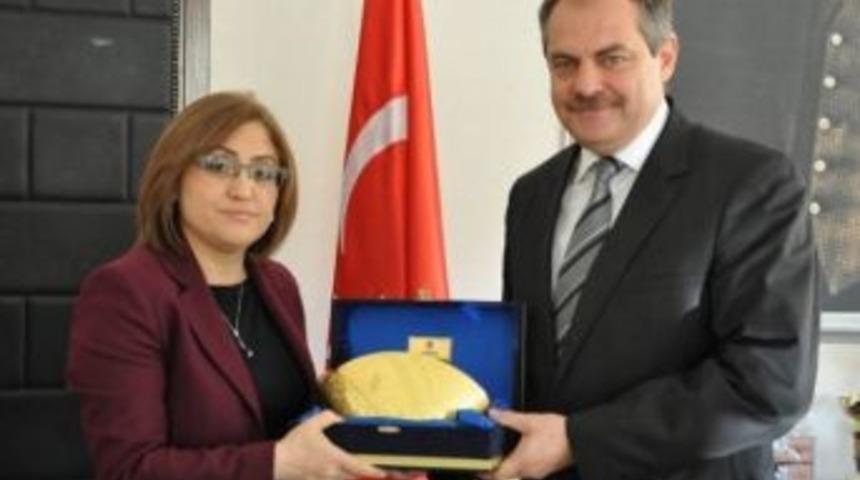 Bakan Şahin'den Tekirdağ Belediyesi'ne Ziyaret