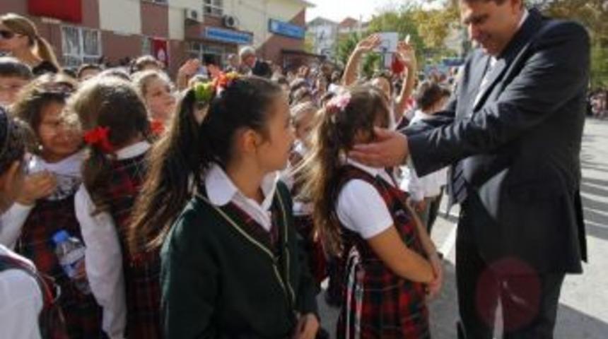 &Ouml;ğrenci Dostu Tartan&rsquo;dan Okullara Dev Yatırım