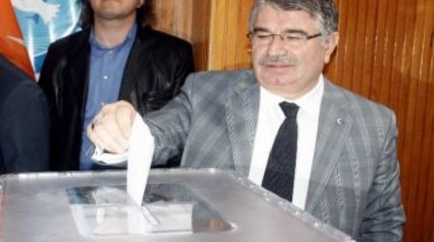 Ak Parti&rsquo;de Temay&uuml;l Yoklaması Başladı