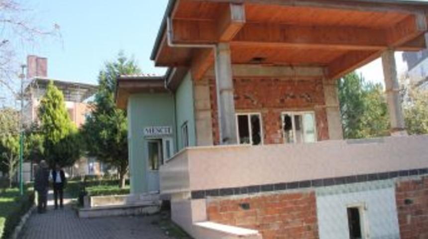 Sahipsiz Mescit Tinercilerin Mekanı Haline Geldi