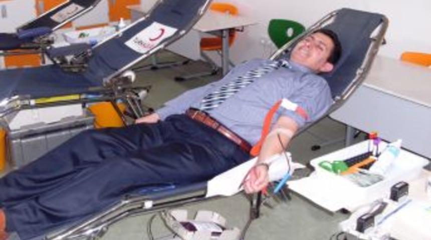 Fatih Koleji, Kan Bağışı Kampanyası D&uuml;zenledi