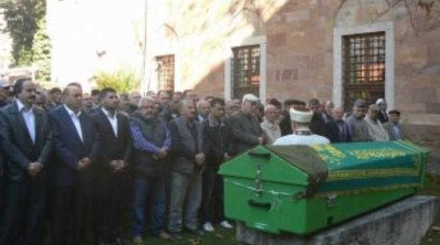 Minik Elif Ece G&ouml;zyaşlarıyla Toprağa Verildi