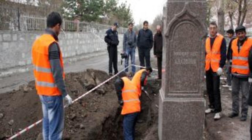 Rus Komutan Mezarında Kazı &Ccedil;alışması Başlatıldı