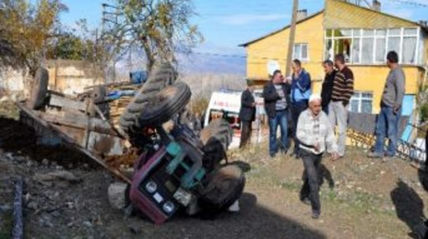 Suşehri&rsquo;nde Trakt&ouml;r Kazası: 1 Yaralı