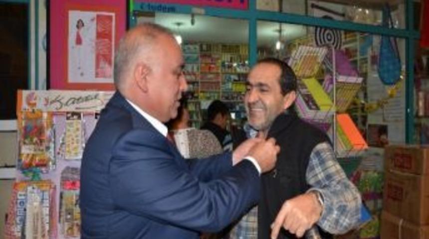 Chp'li Ali Talak&rsquo;tan &Ccedil;iğli Halkına Atat&uuml;rk Rozeti