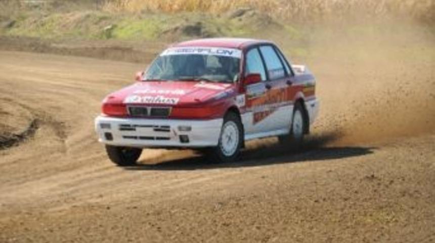 Otokros Yarış&ccedil;ısı B&uuml;y&uuml;k Kaza Atlattı