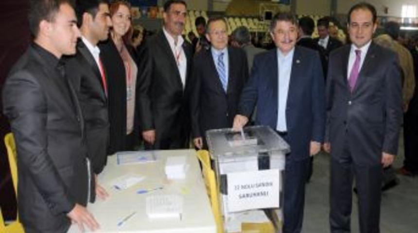 Uğur: AK Parti 2014 Se&ccedil;imlerinden De Birinci Olarak &Ccedil;ıkacak