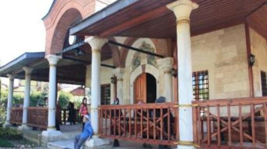 İmamlar İle Papazlar Sahada Buluşacak