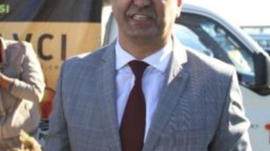 Çevreci Başkan Aday Adayı 5 Bin Fidan Dağıttı