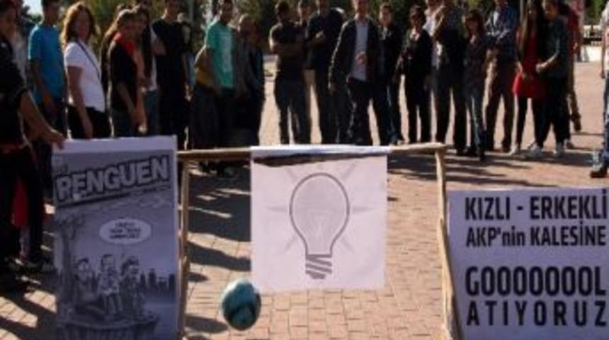 Antalya'da Kızlı Erkekli Eylem