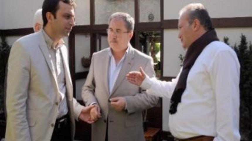 K&ouml;se, "b&uuml;y&uuml;kşehir Belediyesinin Alkışlanacak Hizmeti Yok"