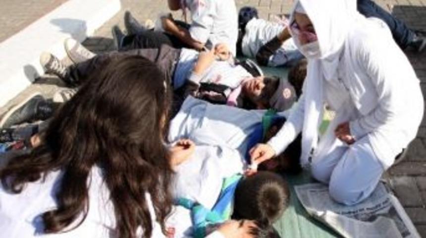 İzcilerden Deprem Oyunu