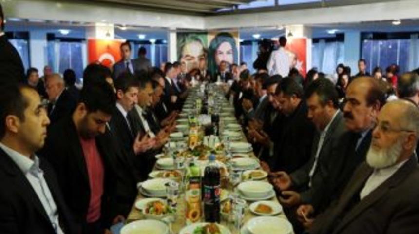 Alevi Ve S&uuml;nniler Birlikte Iftar Yaptı