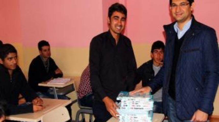 Erciş Kaymakamı Baran, &Ouml;ğrencilerin İsteklerine Sesiz Kalmadı