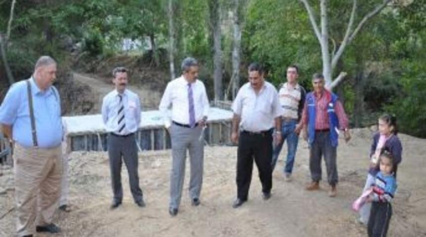 Kuş&ccedil;ular K&ouml;y&uuml;ne K&ouml;pr&uuml; Yapılıyor