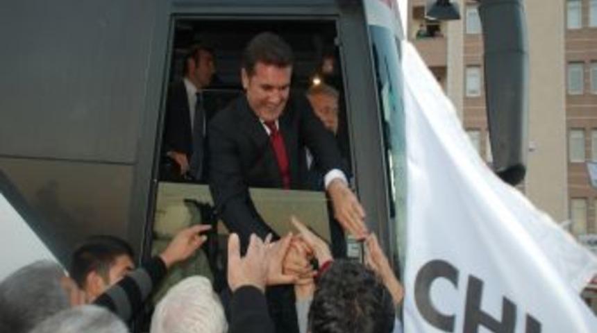 '&Ouml;l&uuml;y&uuml; Bıraktık, Diriyi Bıraktık &Ccedil;ocuklarımızın Kaldığı Yurtlara Kadar Girdik'