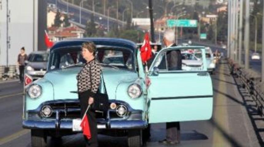 Klasik Otomobilciler Boğaz K&ouml;pr&uuml;s&uuml;'nde Atat&uuml;rk'&uuml; Andı
